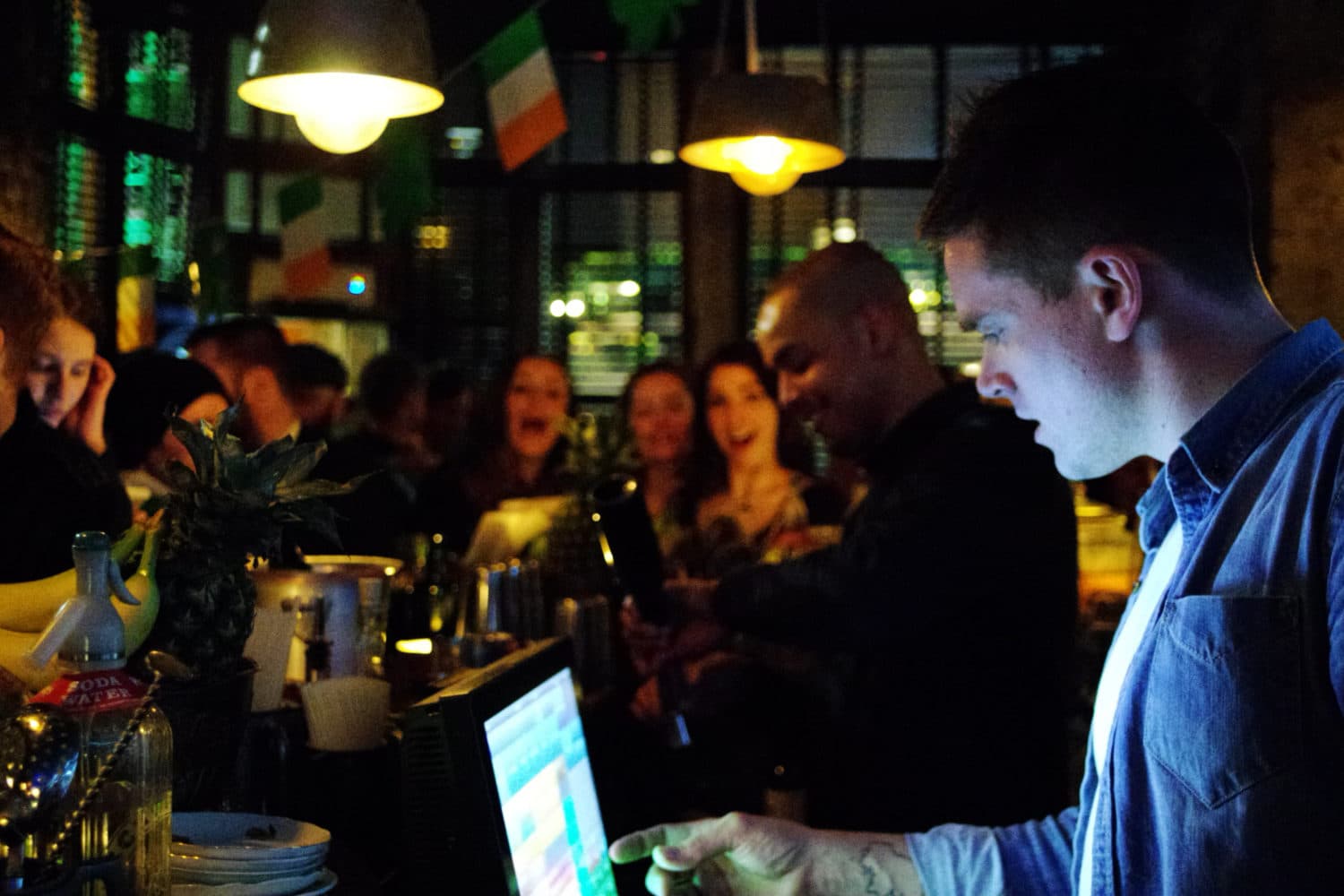 thesuntavern-poitin-and-whiskey-bar-london-St Patricks Day-2016-cocktail-bar-bethnalgreen-small-32